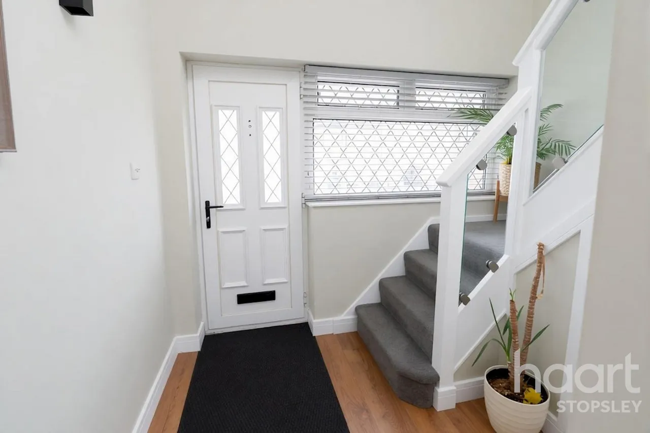 Forrest Crescent, Luton, LU2, photo 11