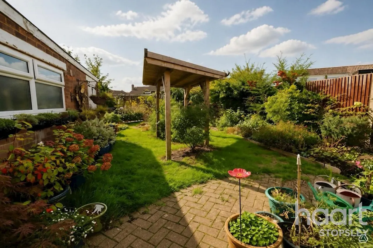 Forrest Crescent, Luton, LU2, photo 9