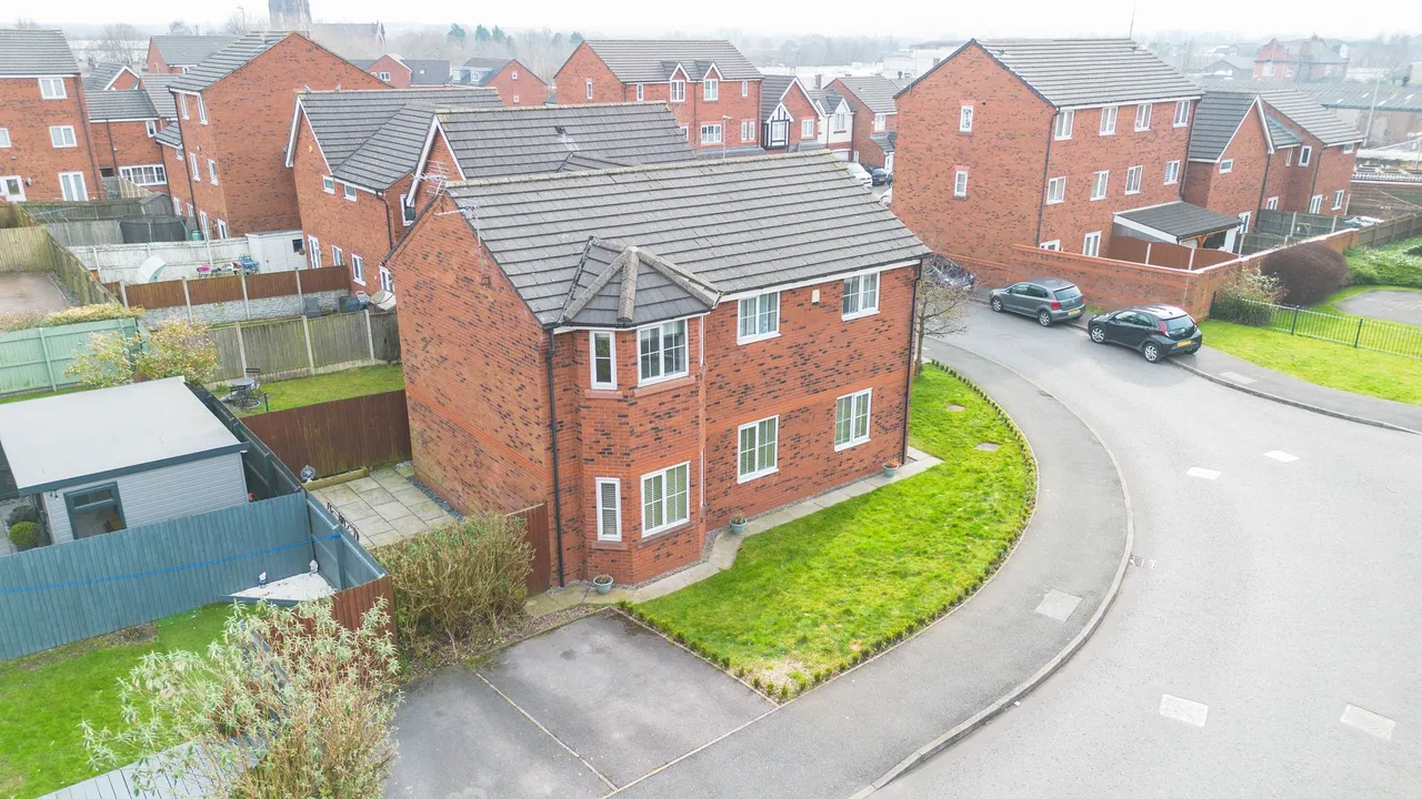 2 bed flat for sale — Thorneycroft Drive, Warrington, WA1 3FW