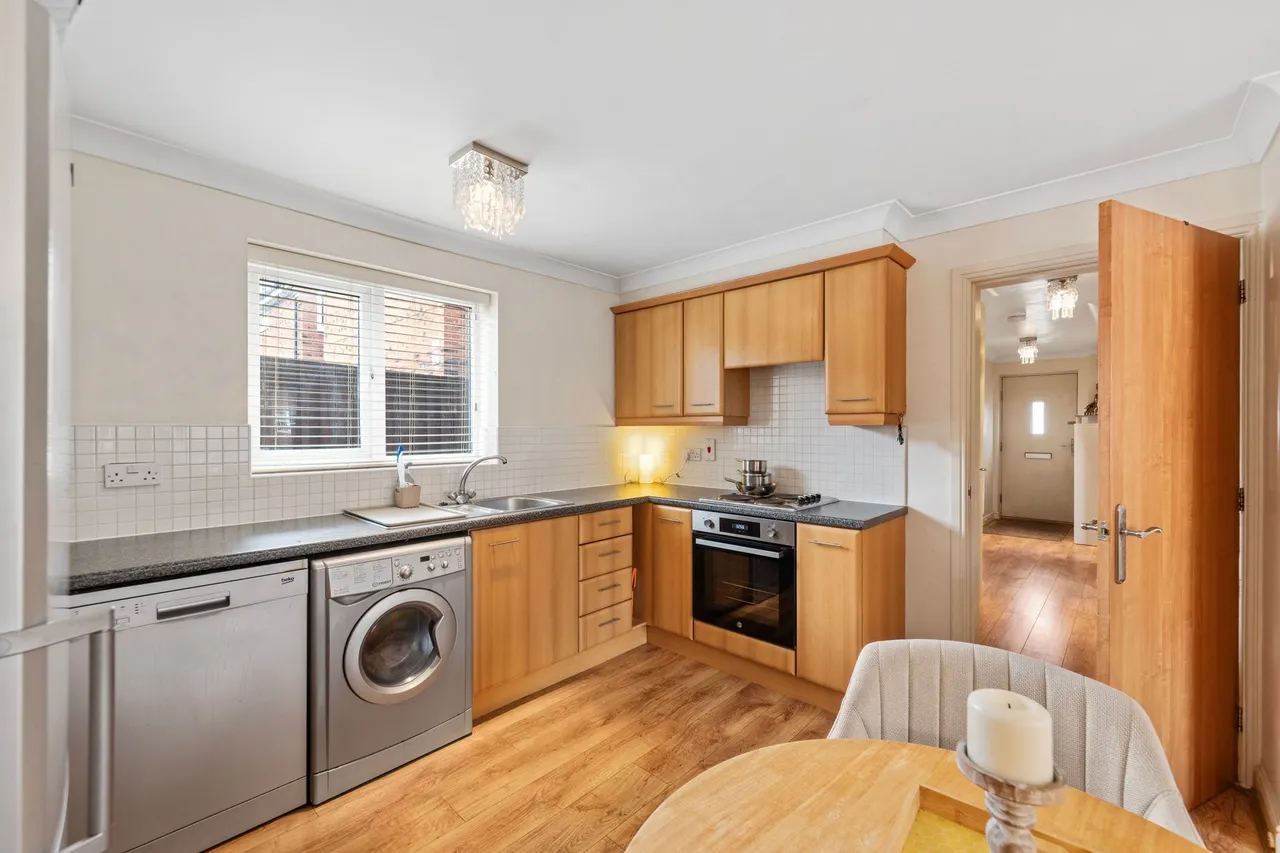 Thorneycroft Drive, Warrington, WA1 3FW, photo 2