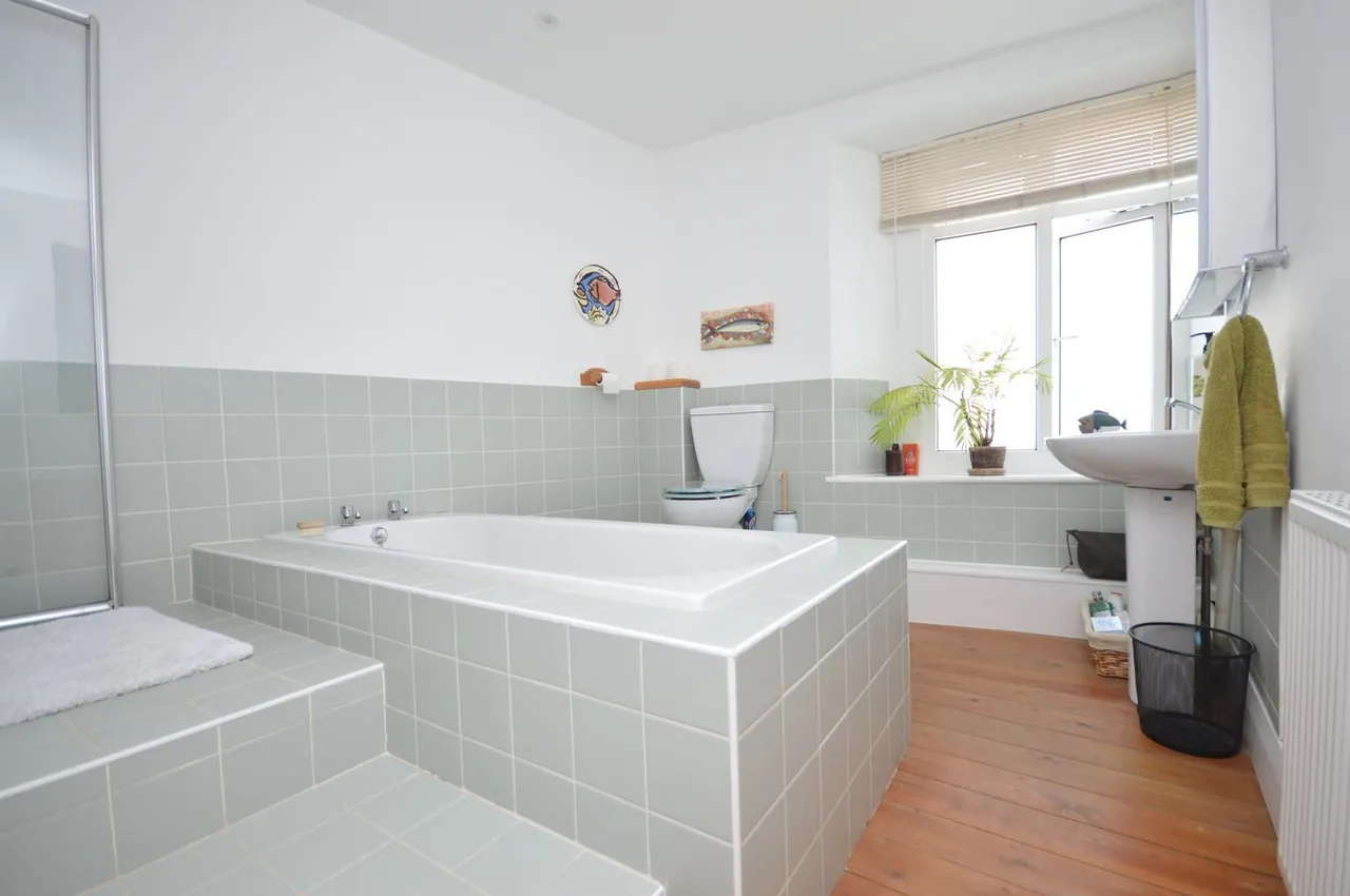 Jubilee Road, Axbridge, BS26, photo 15