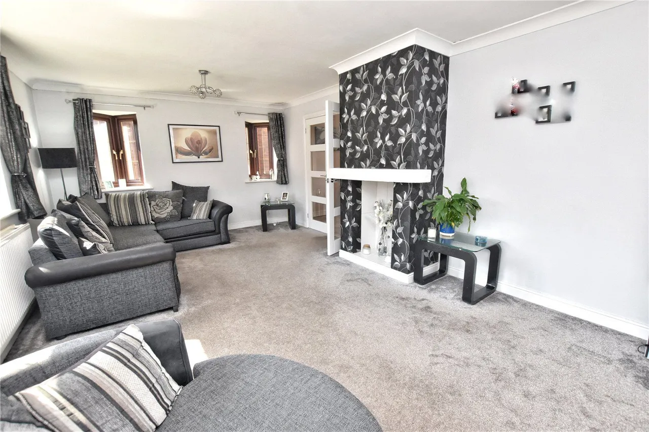 Forest View, Shawclough, OL12, photo 11