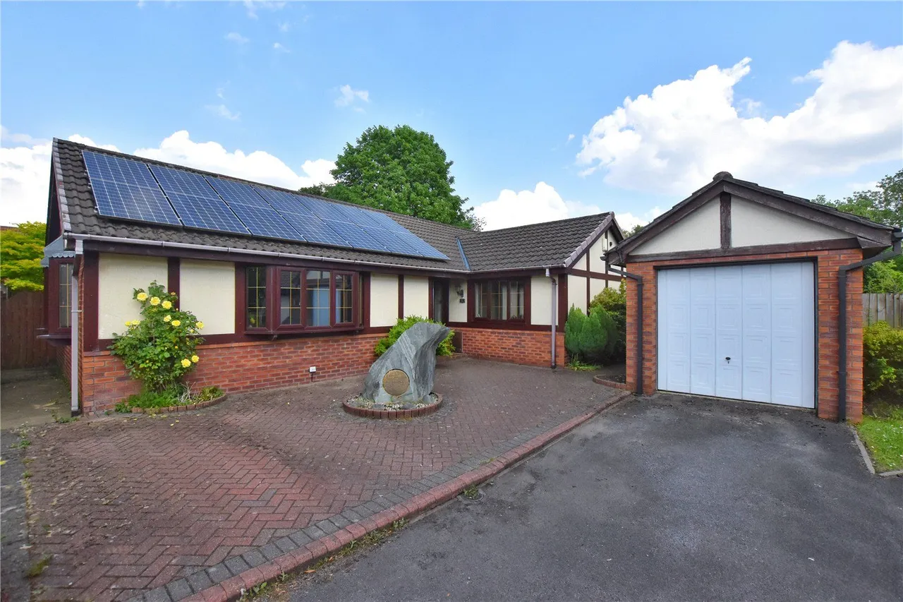 Forest View, Shawclough, OL12, photo 2