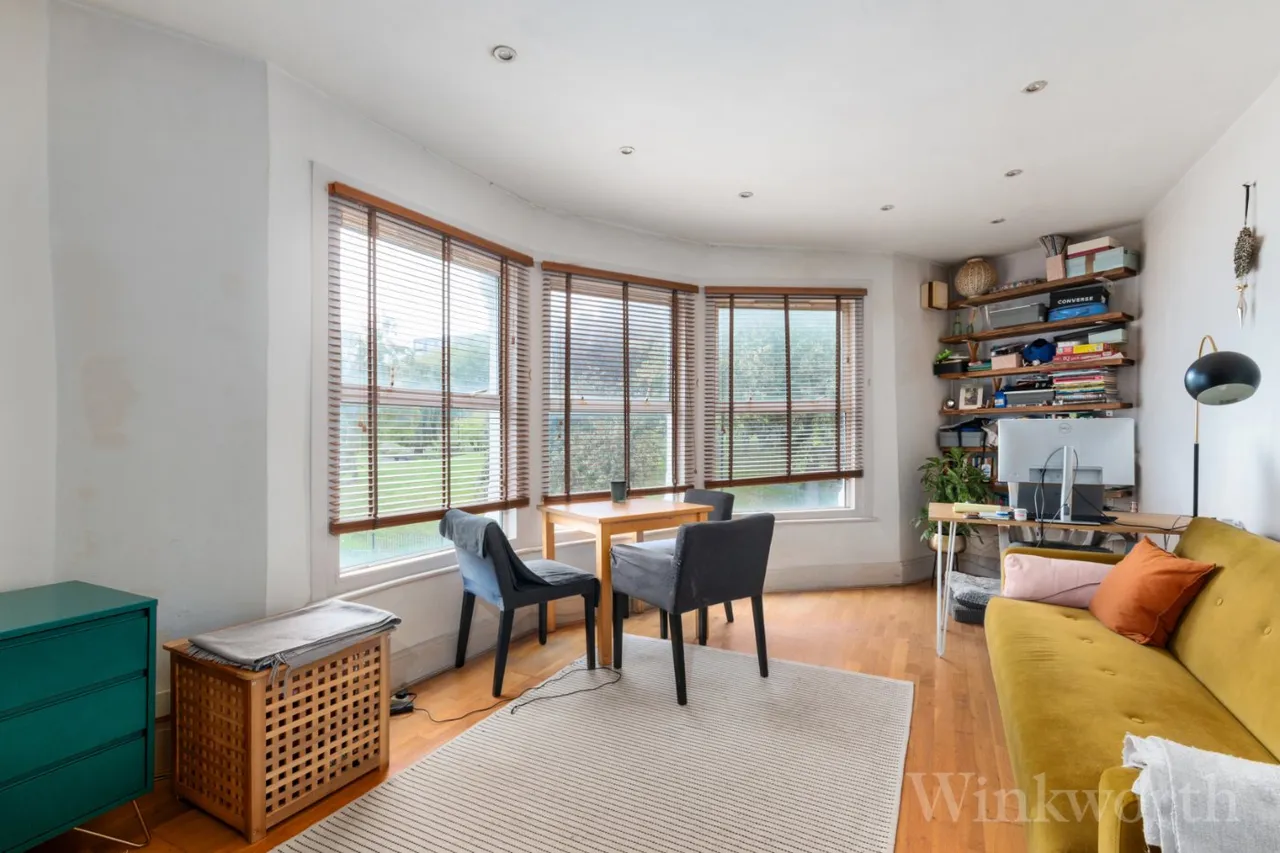 2 bed flat for sale, Trundleys Road, London, SE8
