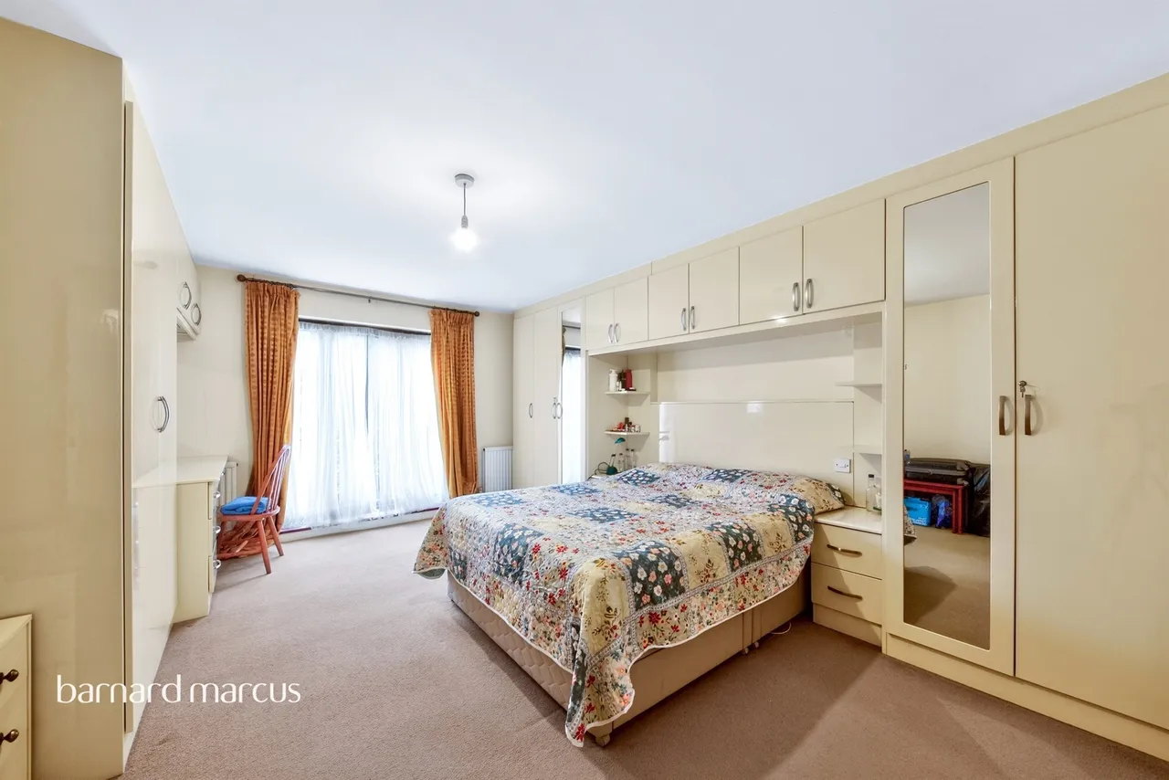 Holden Avenue, London, N12, photo 5