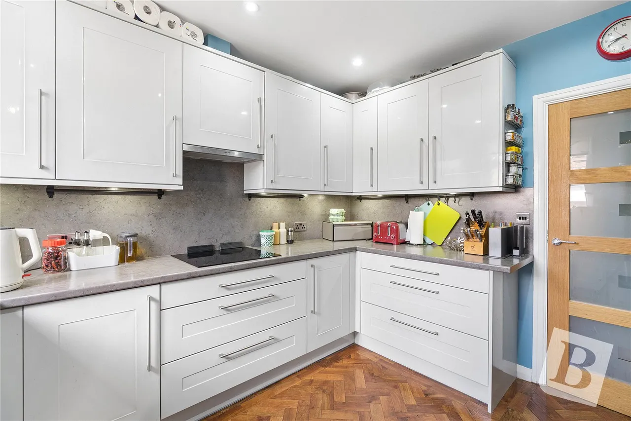 Masefield Drive, Upminster, RM14, photo 10