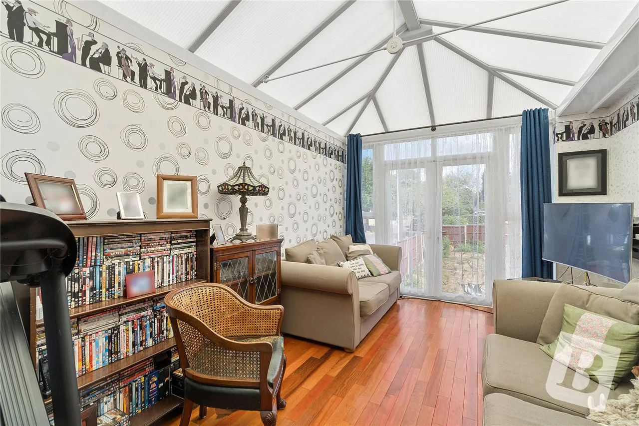 Masefield Drive, Upminster, RM14, photo 6