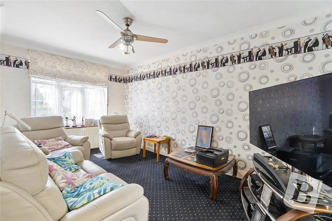 Masefield Drive, Upminster, RM14, photo 5