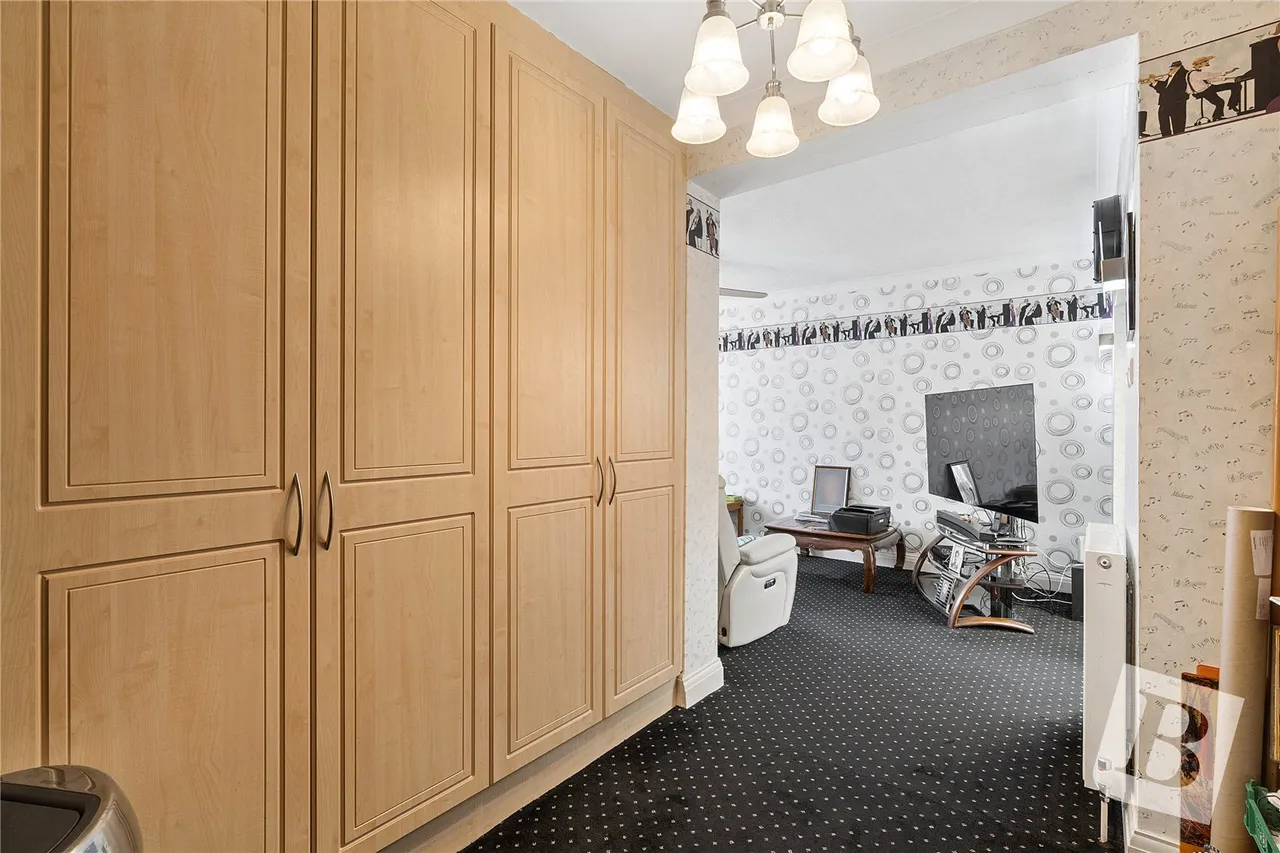 Masefield Drive, Upminster, RM14, photo 7