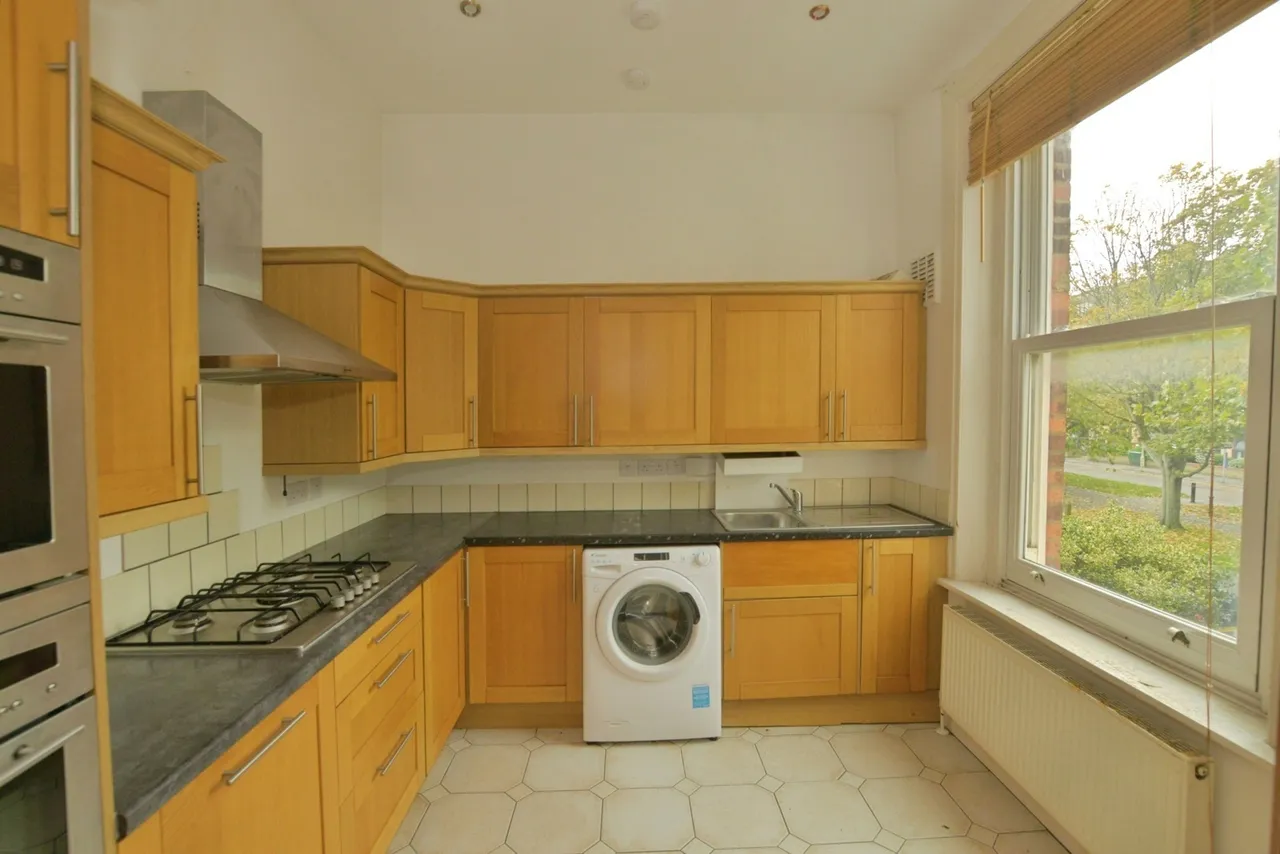 Castle Hill Avenue, Folkestone, Kent, CT20, photo 4