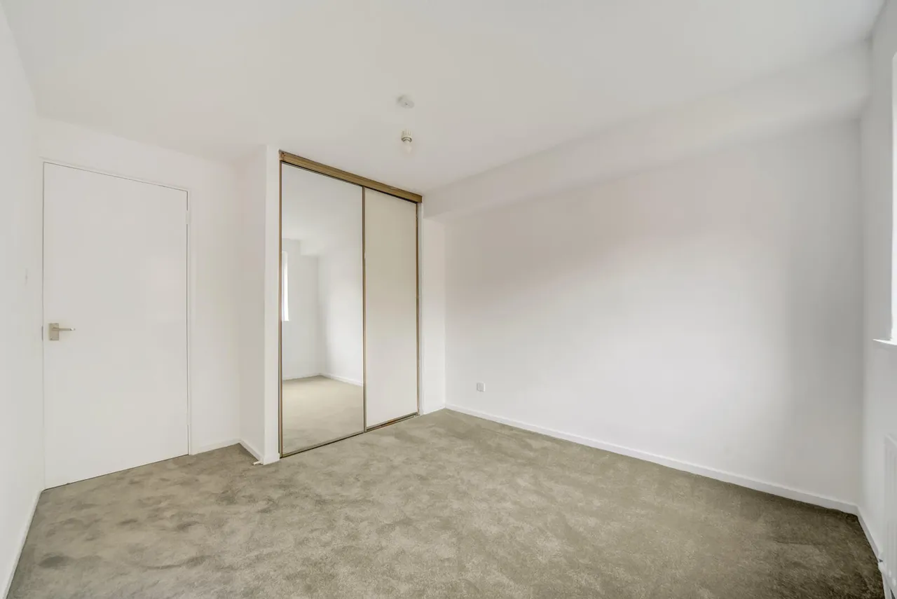 Allendale Close, London, photo 14