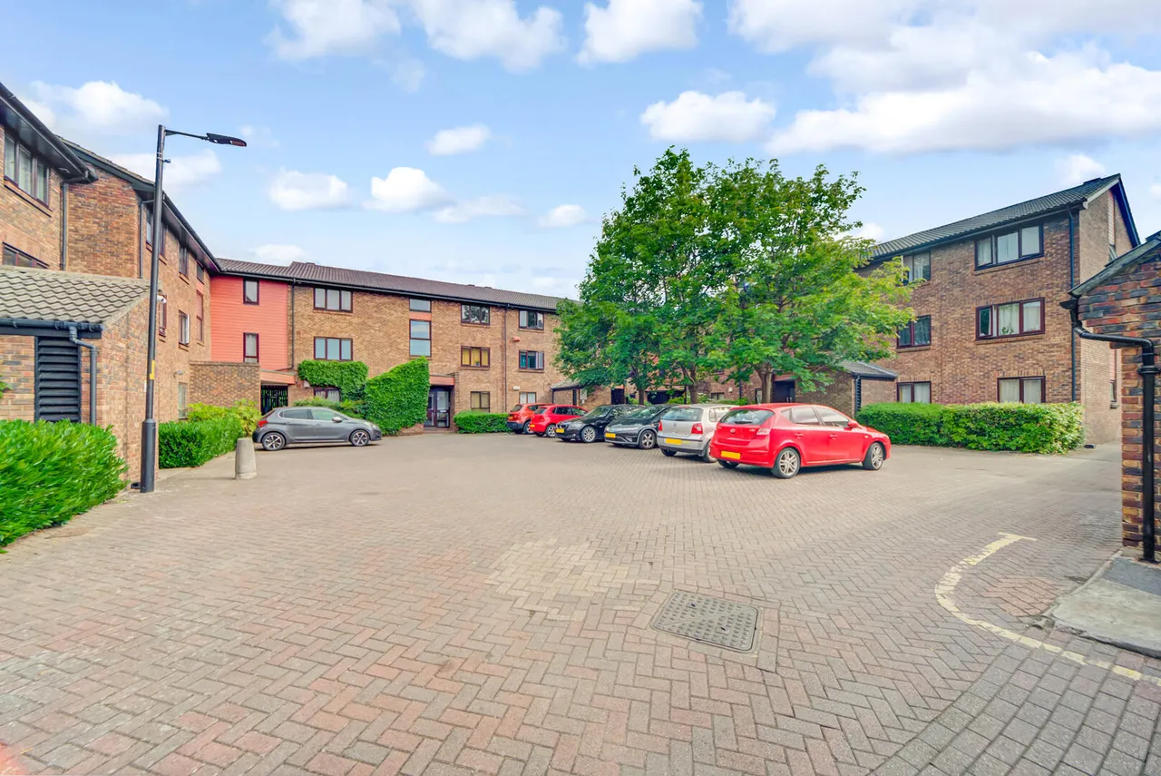 Allendale Close, London, photo 10