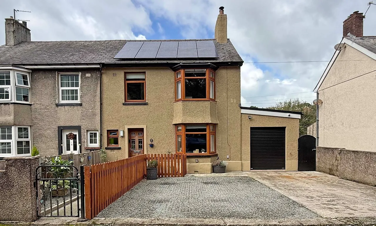 3 bed house for sale, Bryn Llwyd, Bangor, LL57