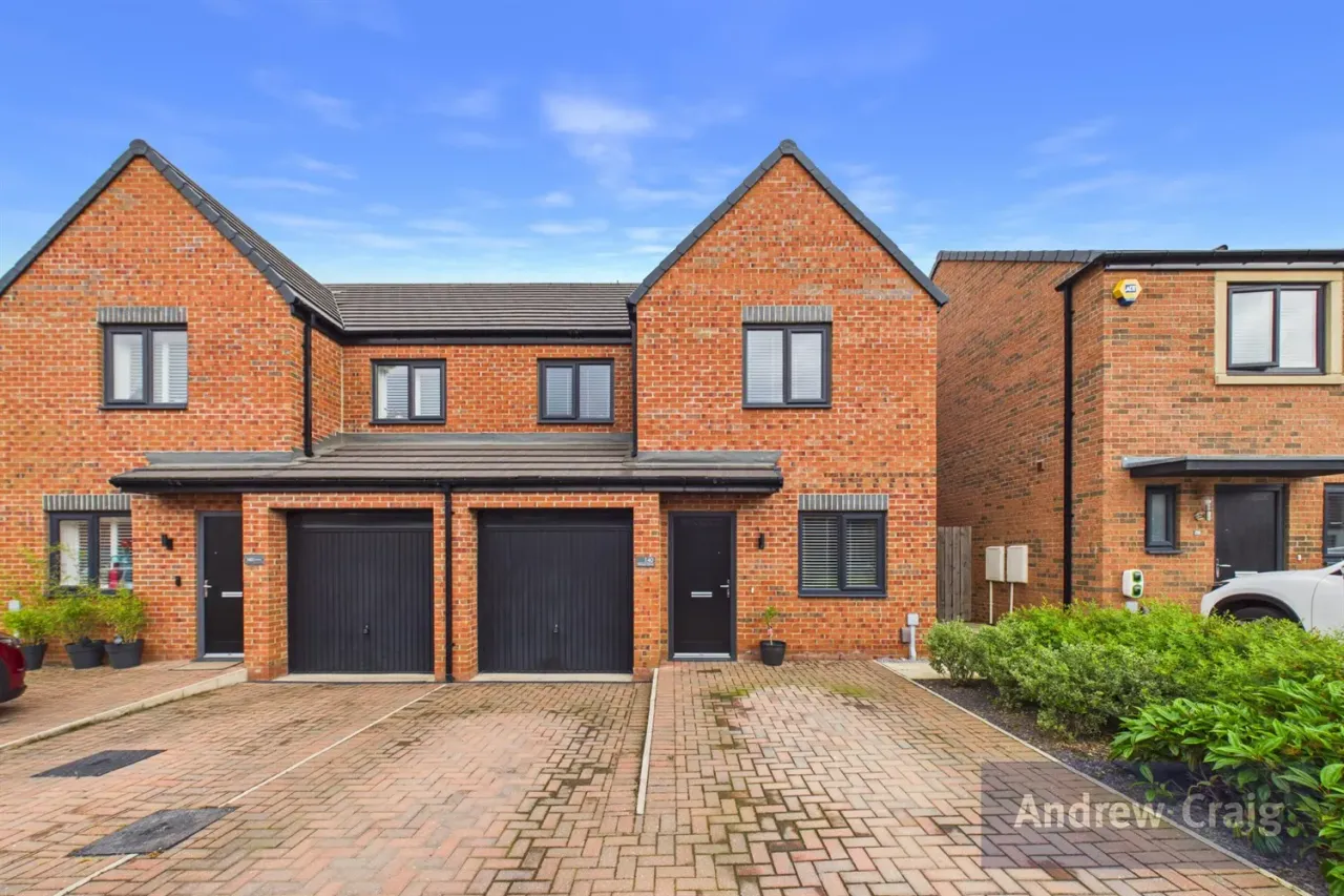 3 bed house for sale, Winder Drive, Hazlerigg, NE13