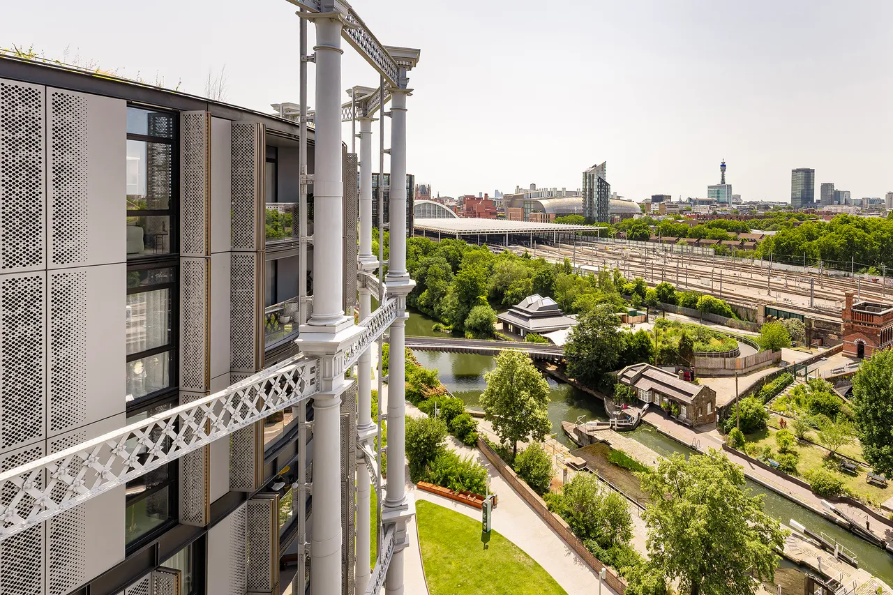 Gasholders Building, Lewis Cubitt Square, London, photo 8