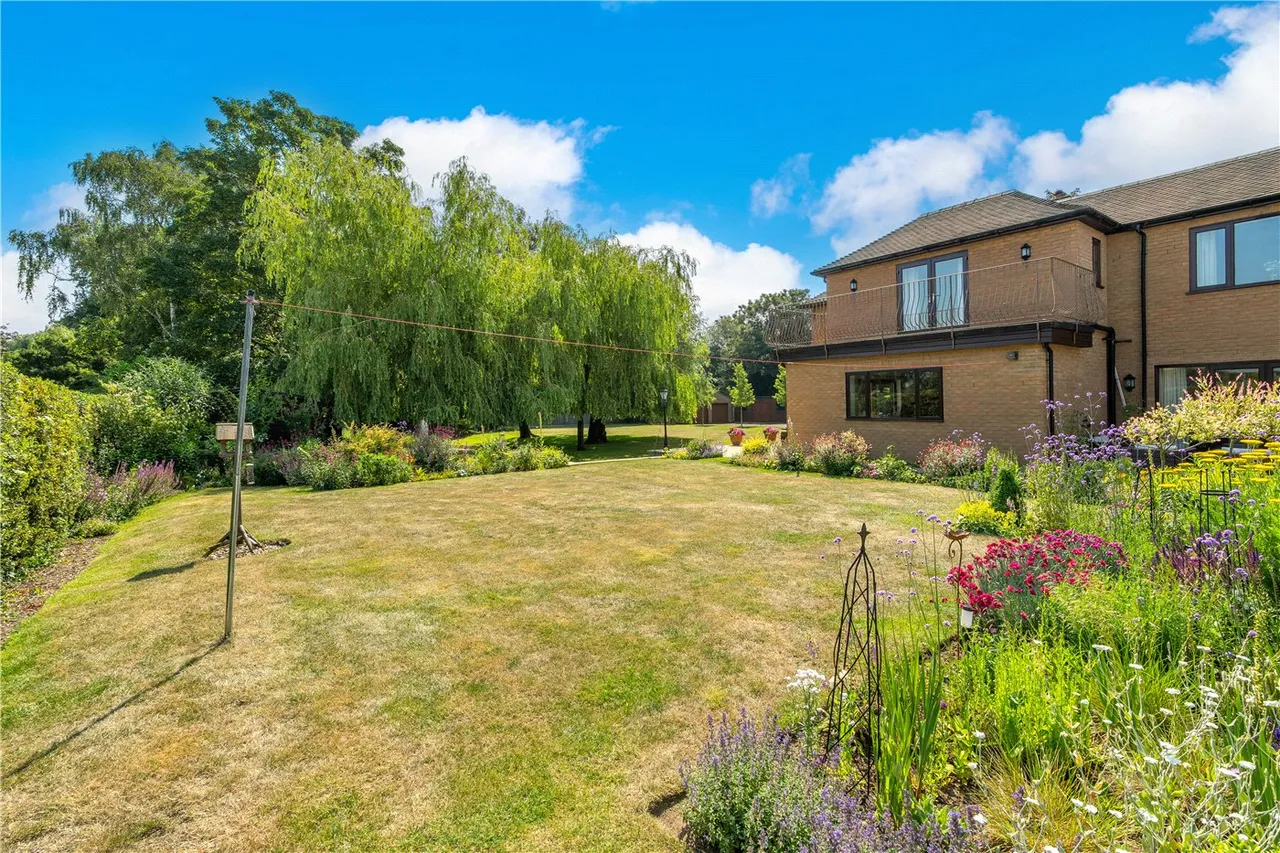 West Drive, Sudbrooke, Lincoln, Lincolnshire, LN2, photo 5