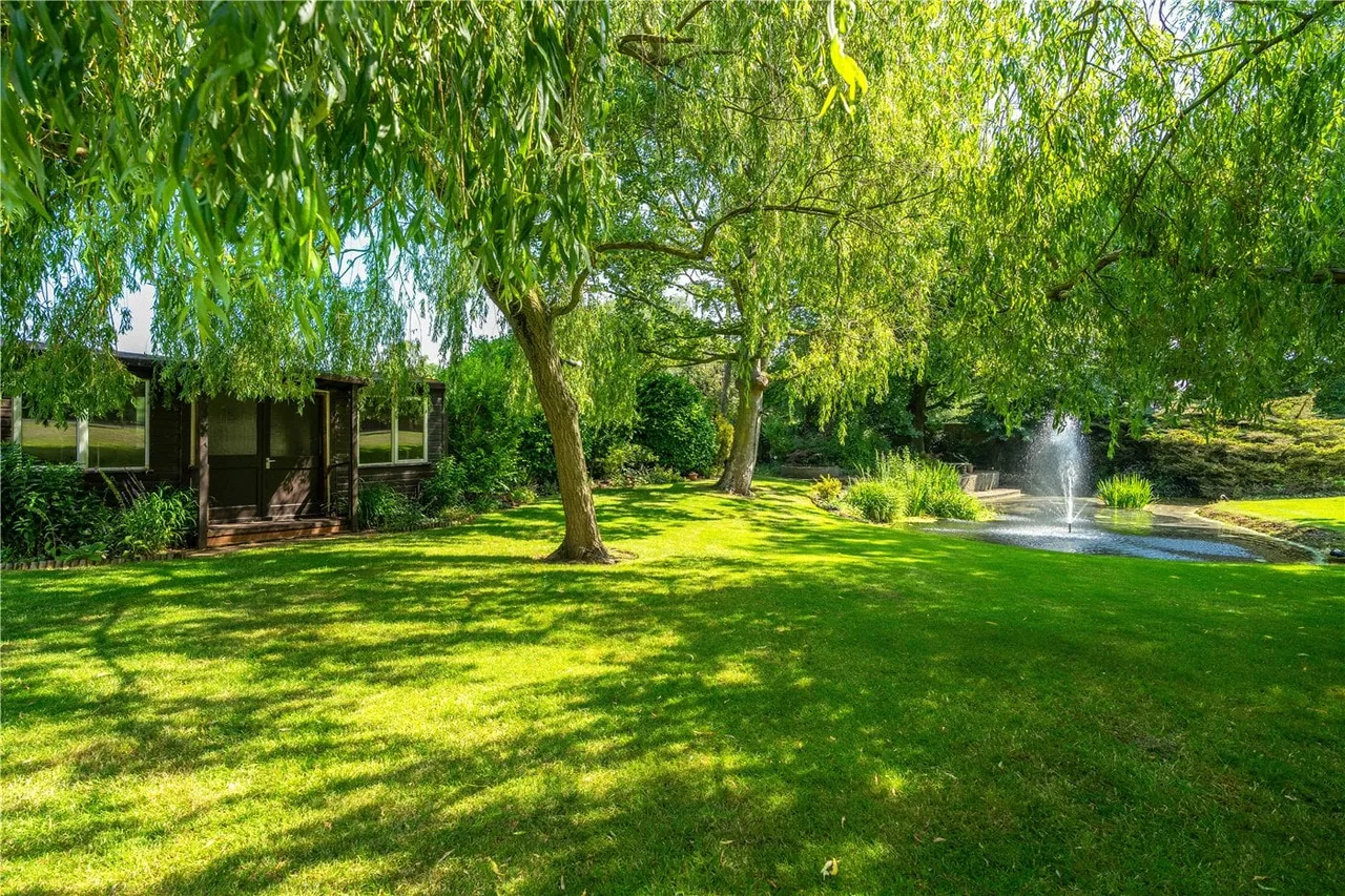 West Drive, Sudbrooke, Lincoln, Lincolnshire, LN2, photo 2