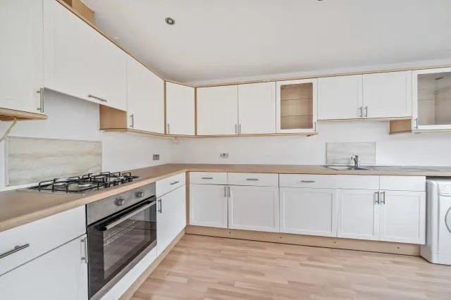 Prince Andrew Way, Ascot, SL5, photo 8