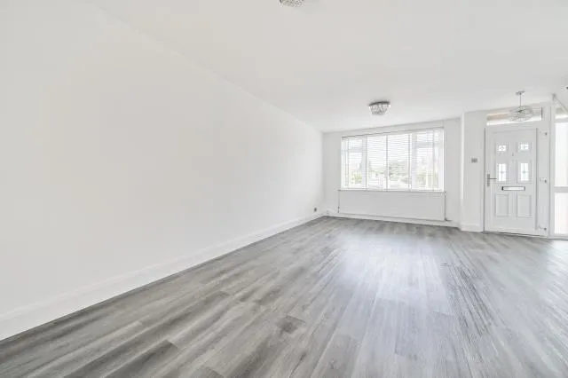 Prince Andrew Way, Ascot, SL5, photo 4