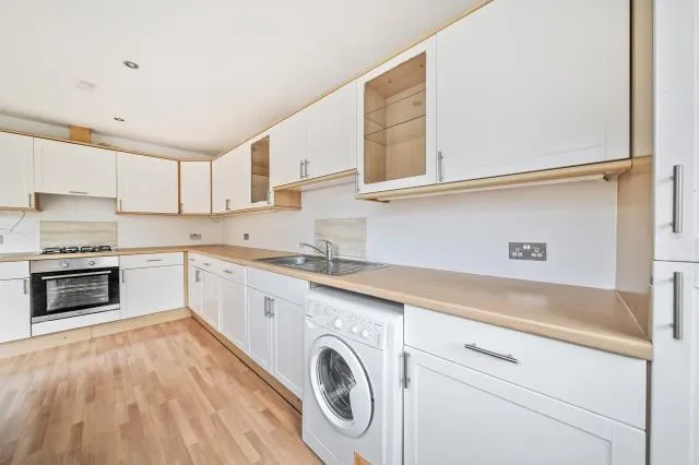 Prince Andrew Way, Ascot, SL5, photo 9