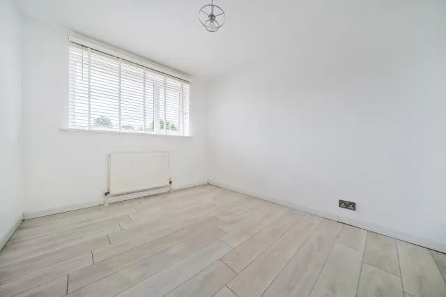Prince Andrew Way, Ascot, SL5, photo 16