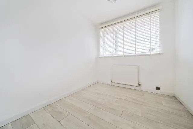 Prince Andrew Way, Ascot, SL5, photo 17
