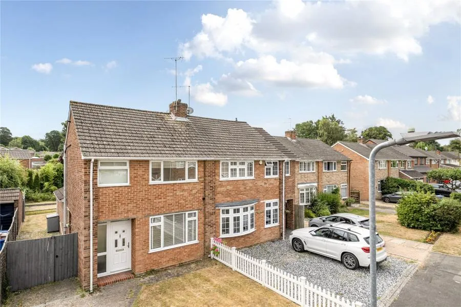 3 bed house to rent, Prince Andrew Way, Ascot, SL5