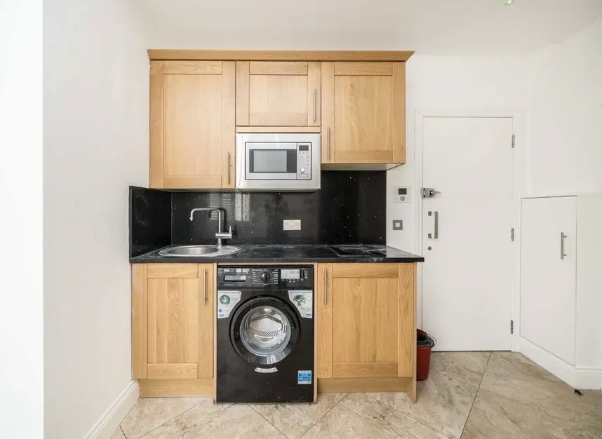 High Street, Acton, W3, photo 4