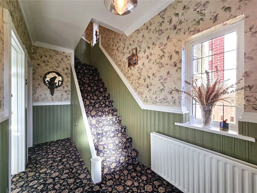 Allenswood Road, London, SE9, photo 2