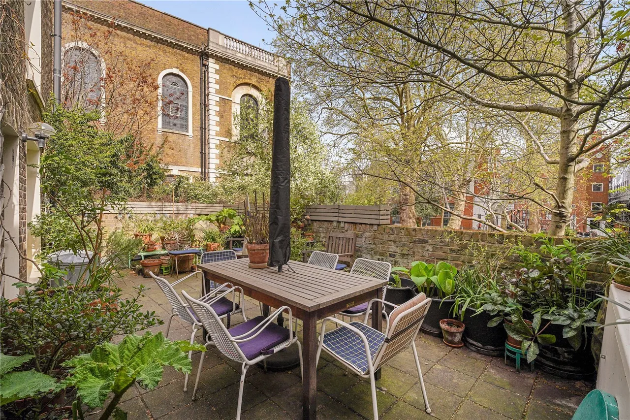 Clerkenwell Close, London, EC1R, photo 8
