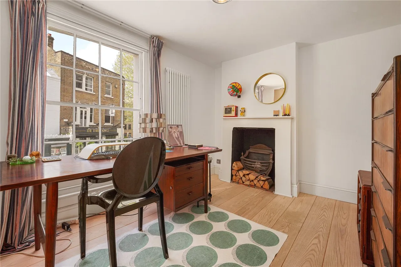 Clerkenwell Close, London, EC1R, photo 10