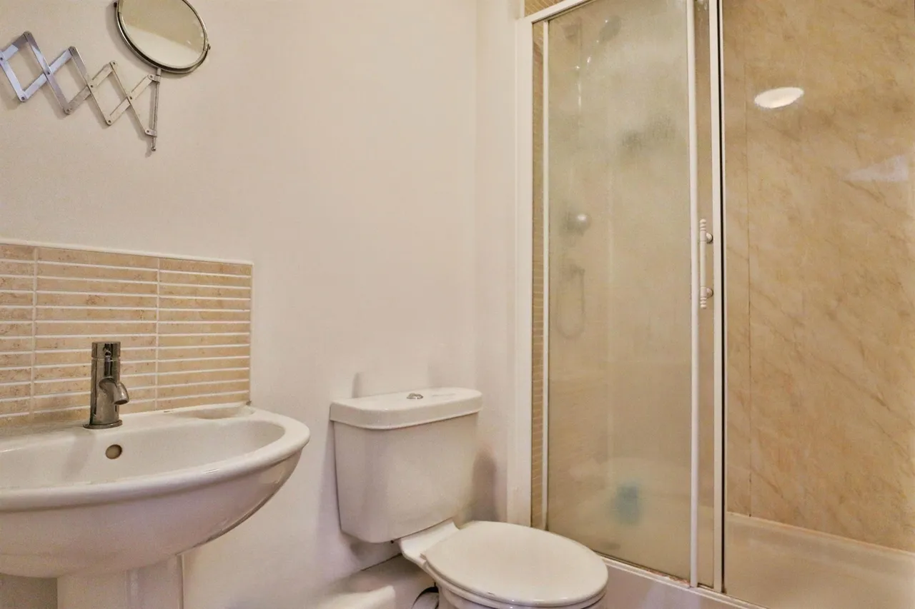 Bouverie Court, Leeds, LS9, photo 9