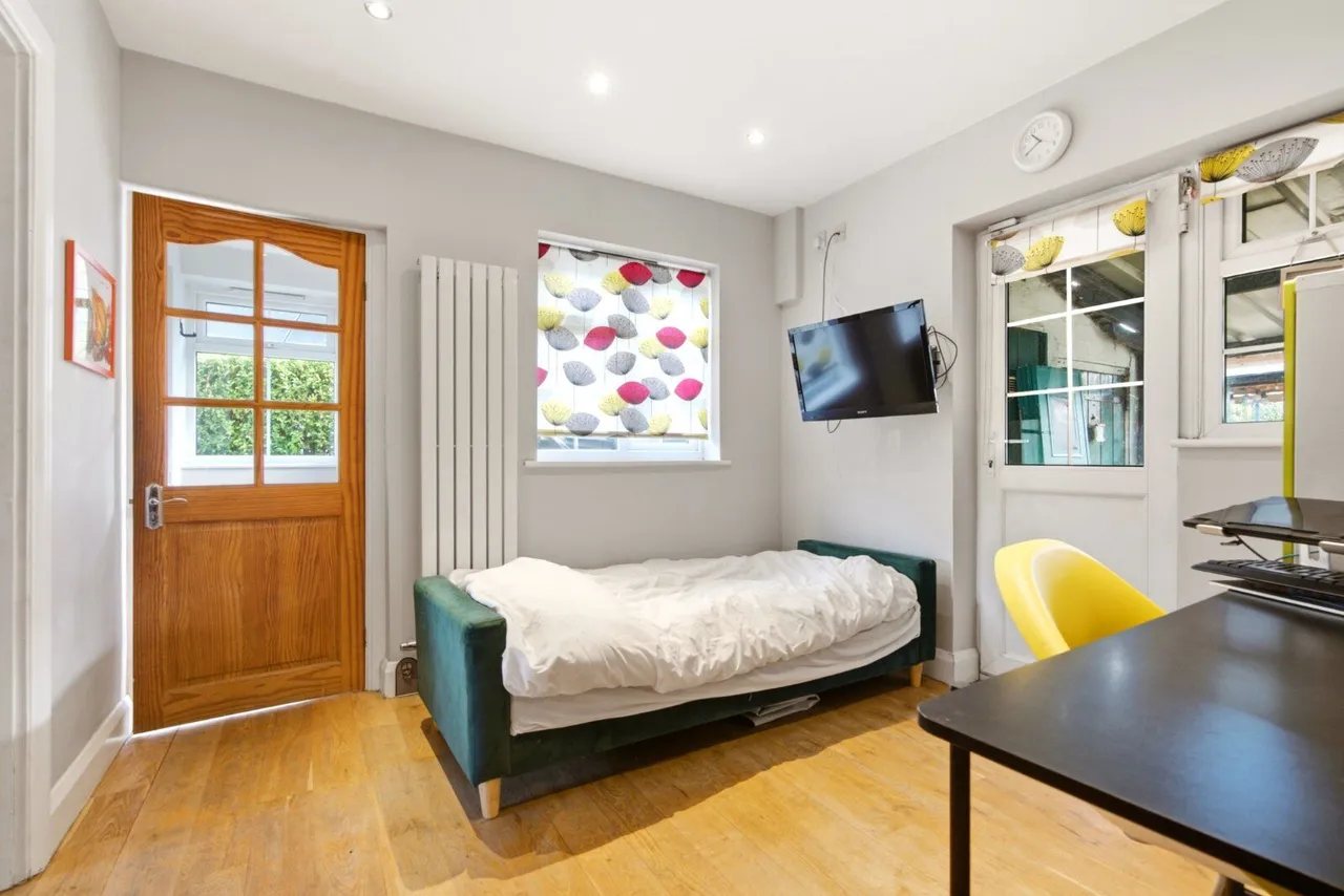 Park Street Lane, St. Albans, AL2, photo 10