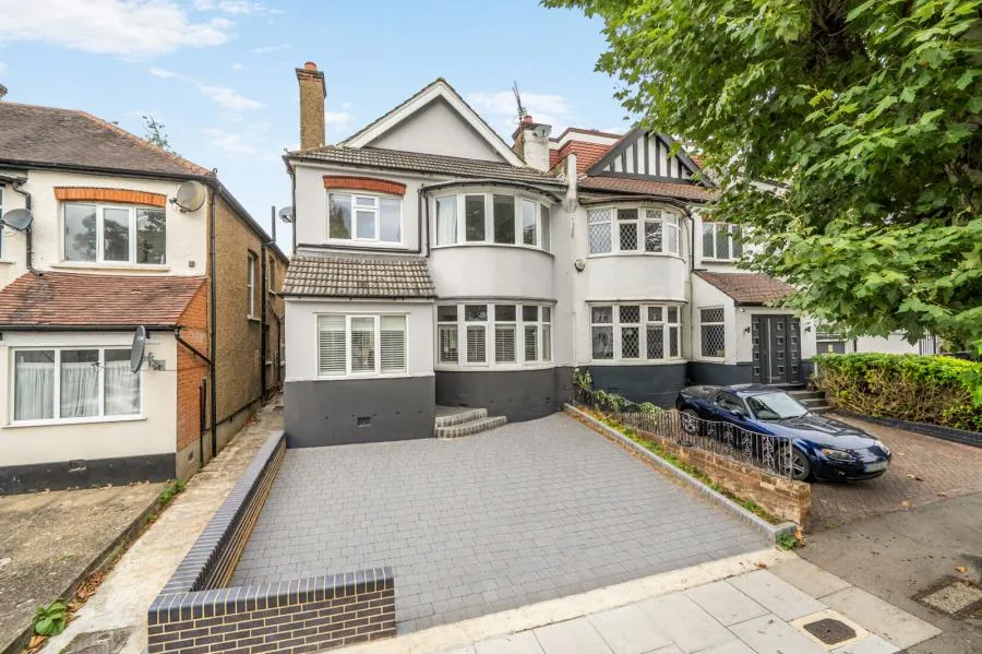 Windermere Avenue, London, N3, photo 2
