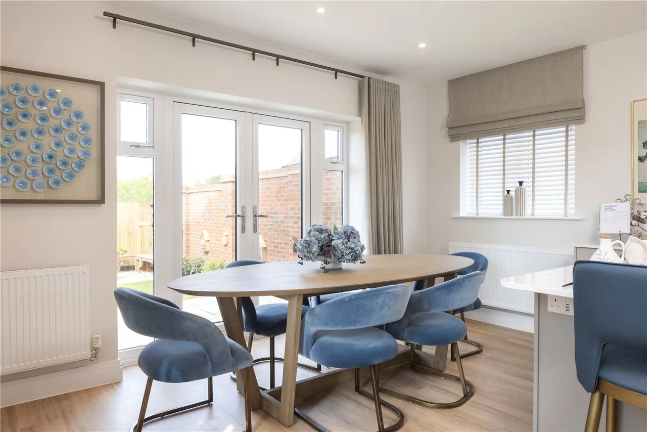Fieldfare Lane, Finchwood Park, RG40, photo 4