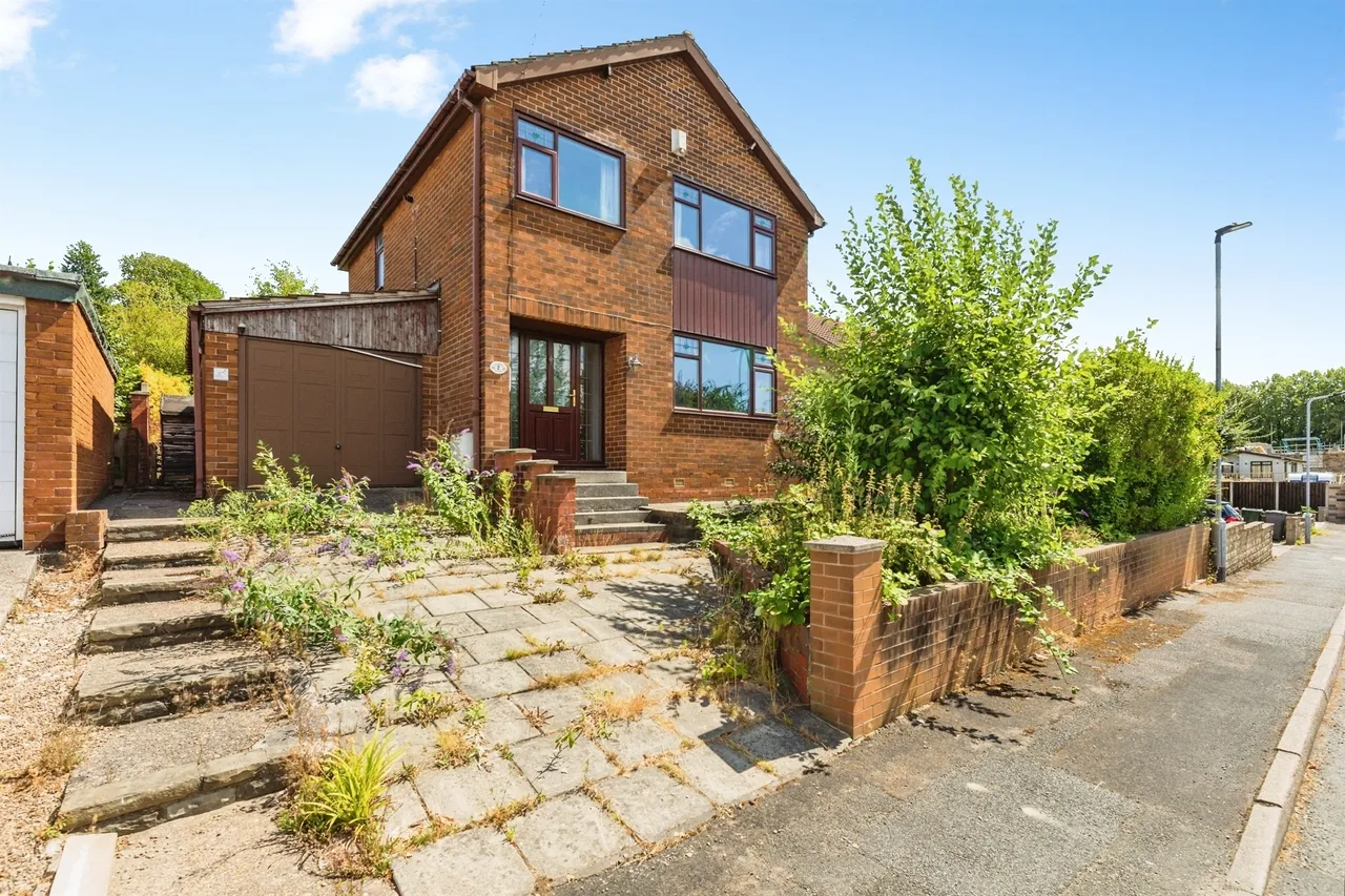 3 bed house for sale — Church Avenue, Rawmarsh, Rotherham