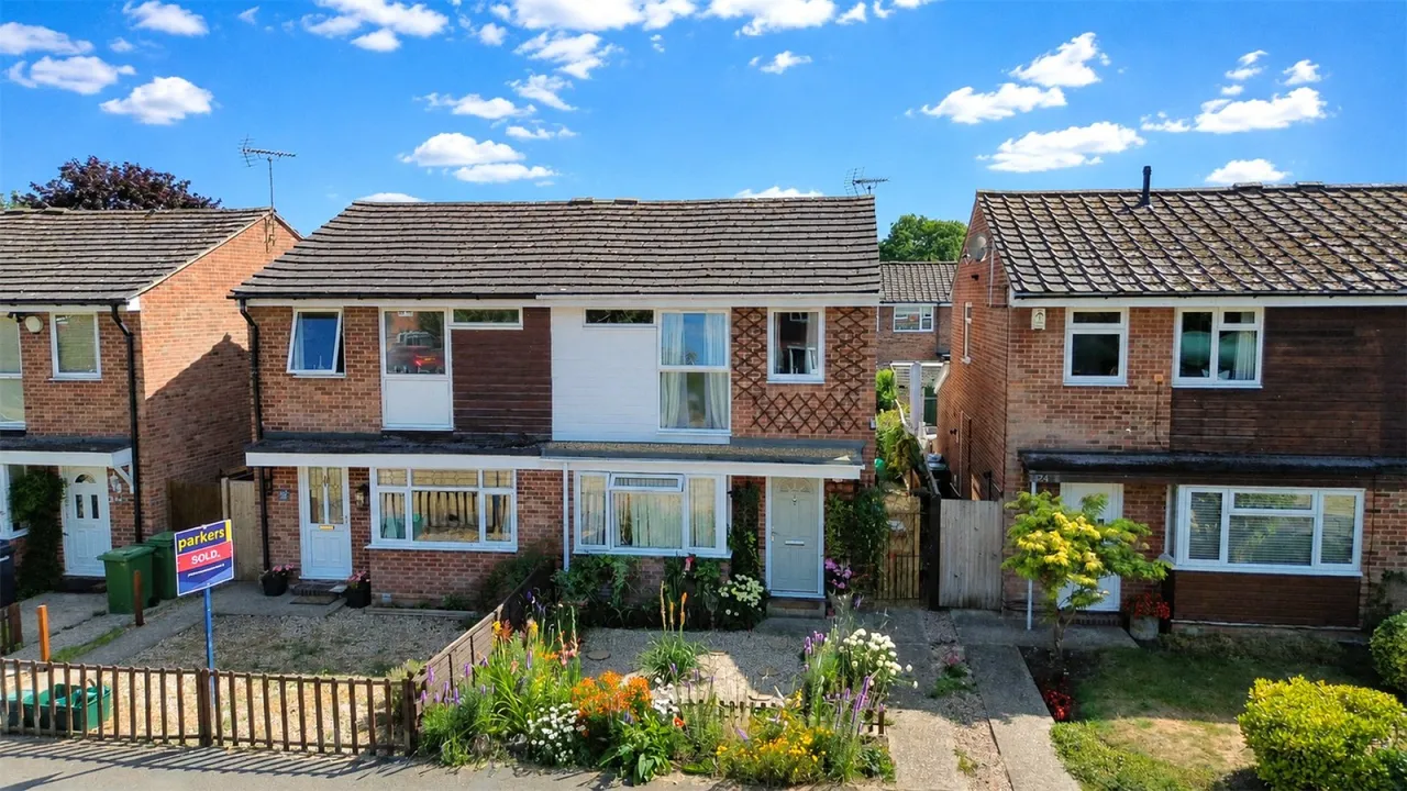 3 bed house for sale, Carters Rise, Calcot, RG31