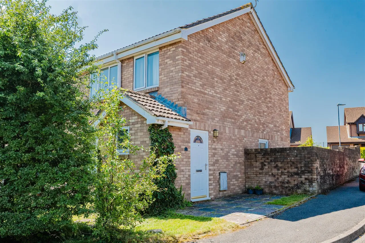 3 bed house for sale — Blyth Close, Barry, CF62 9HG