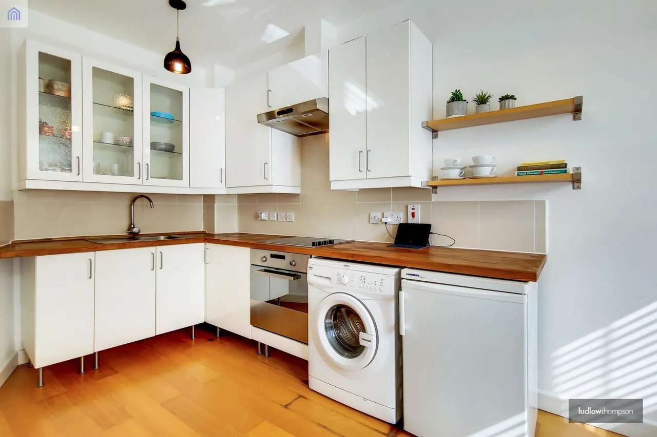 41b Loughborough Road, London, photo 3