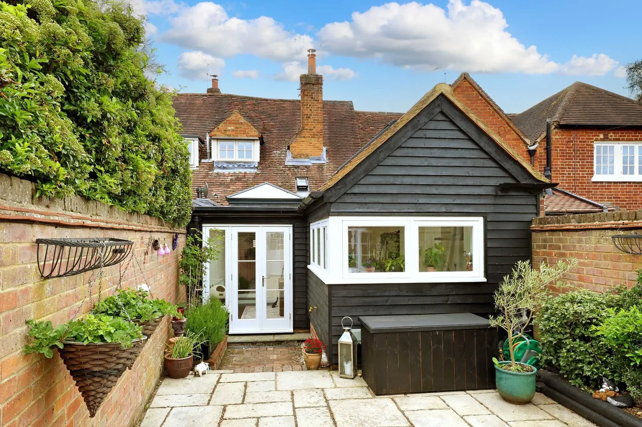 Aylesbury End, Beaconsfield, HP9, photo 13