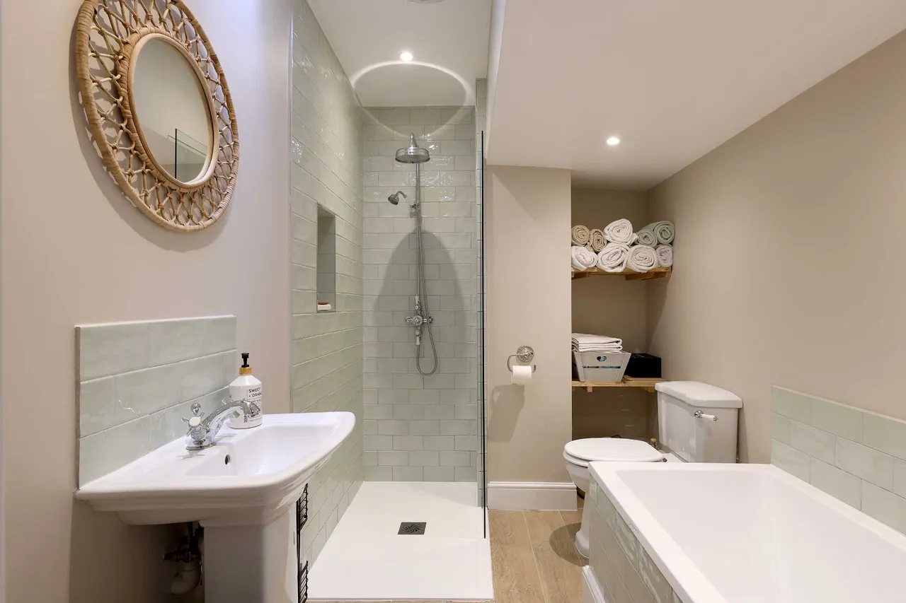Aylesbury End, Beaconsfield, HP9, photo 9
