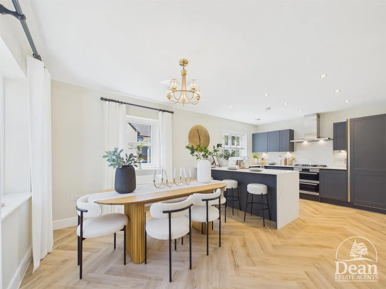 4 bed house for sale — Goldfinch Way, Lydney