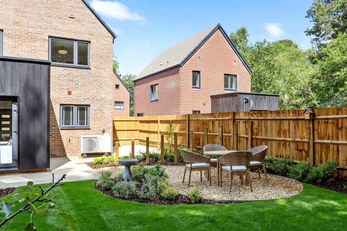 Brooklands Grove, Weybridge, KT13, photo 27