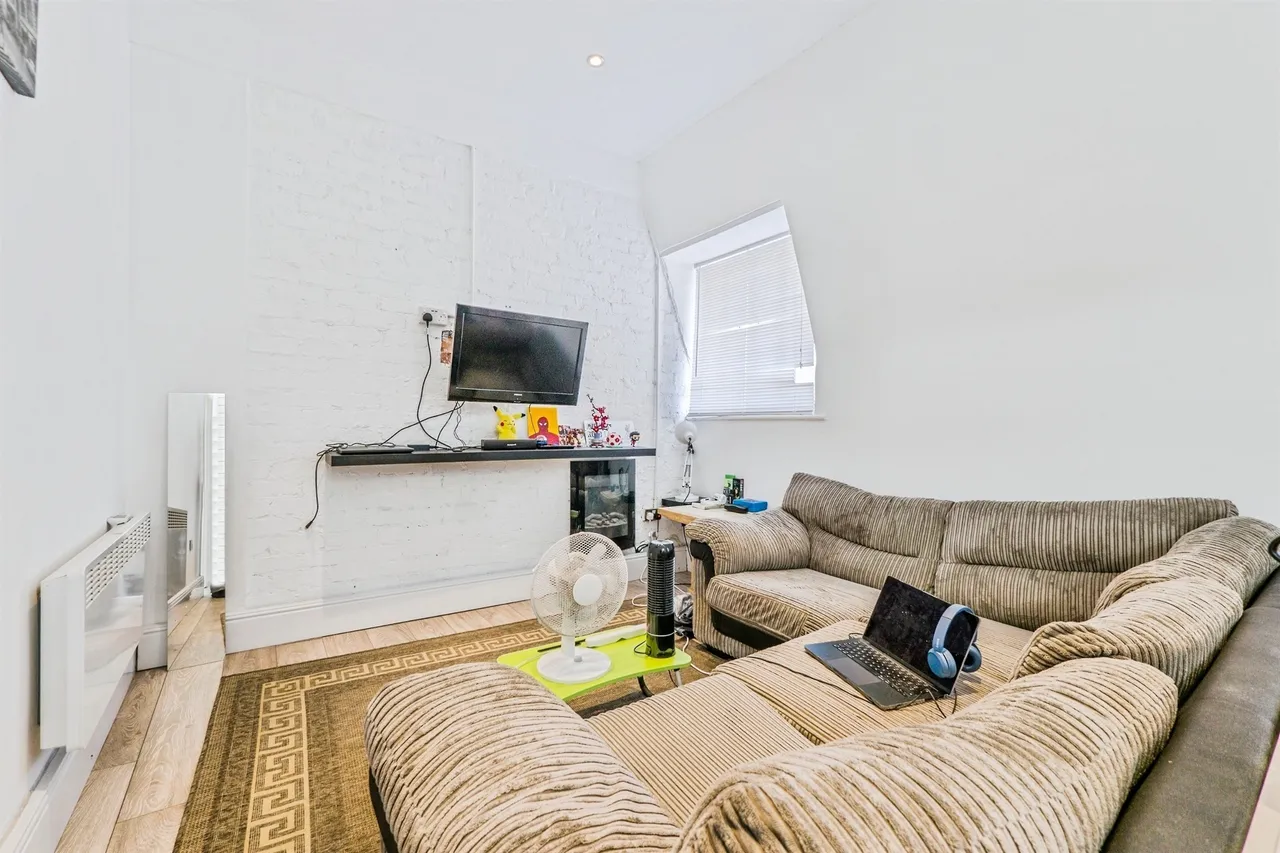 Westgate Street, Cardiff, CF10, photo 5