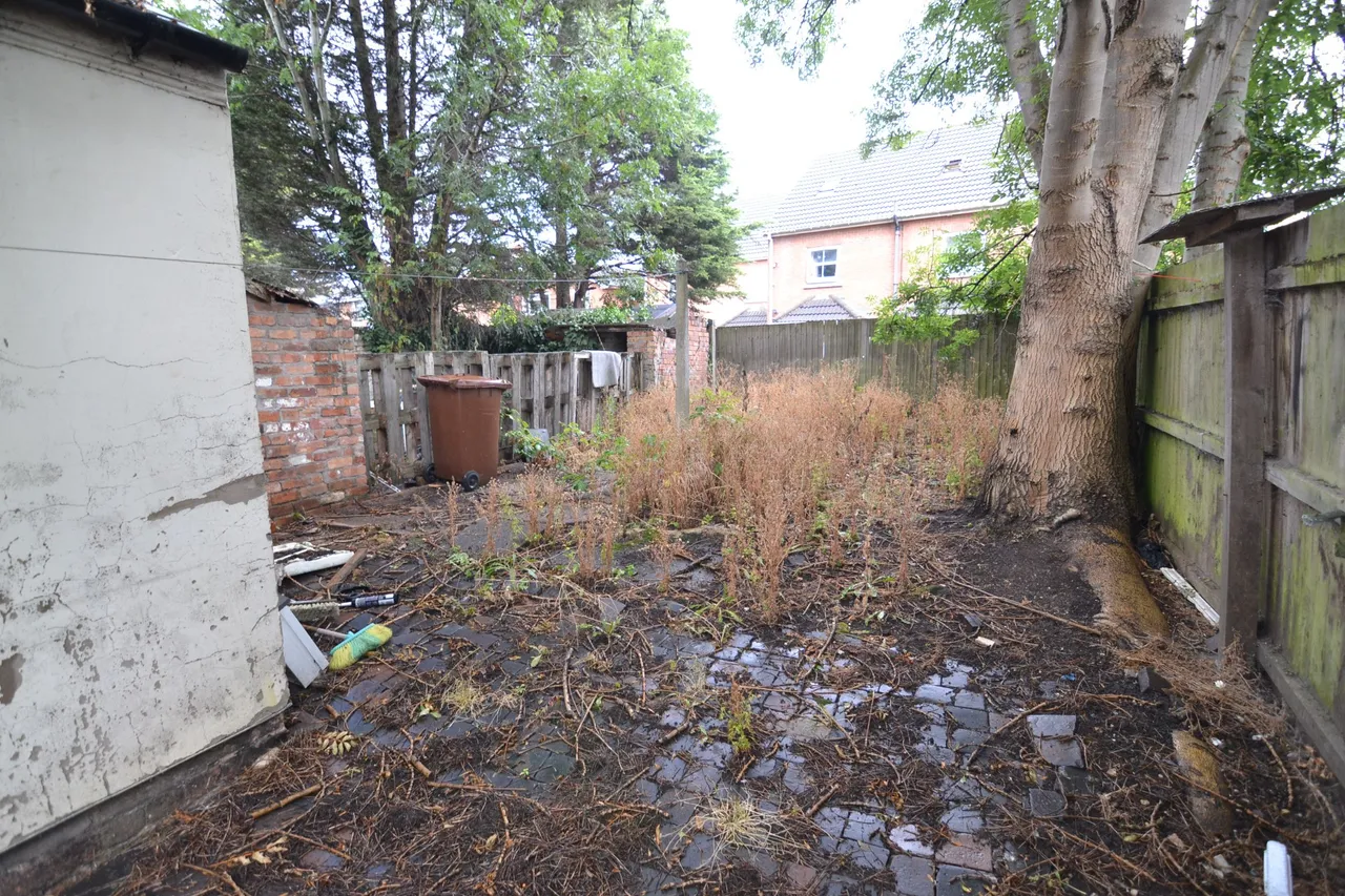 Bescot Road, Walsall, West Midlands, WS2 9AD, photo 13