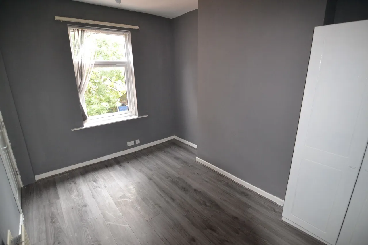 Bescot Road, Walsall, West Midlands, WS2 9AD, photo 6