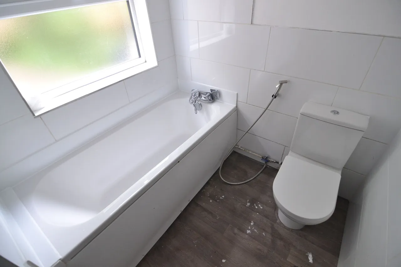 Bescot Road, Walsall, West Midlands, WS2 9AD, photo 11