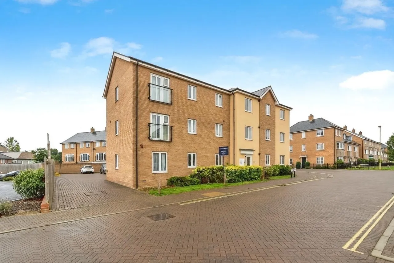 2 bed flat for sale — Abbotswood Common Road, Romsey