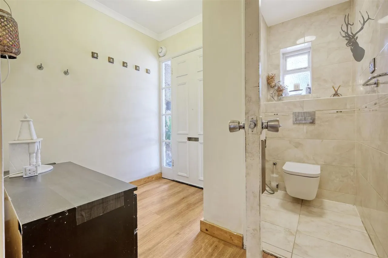 Woodford Green, IG8, photo 10