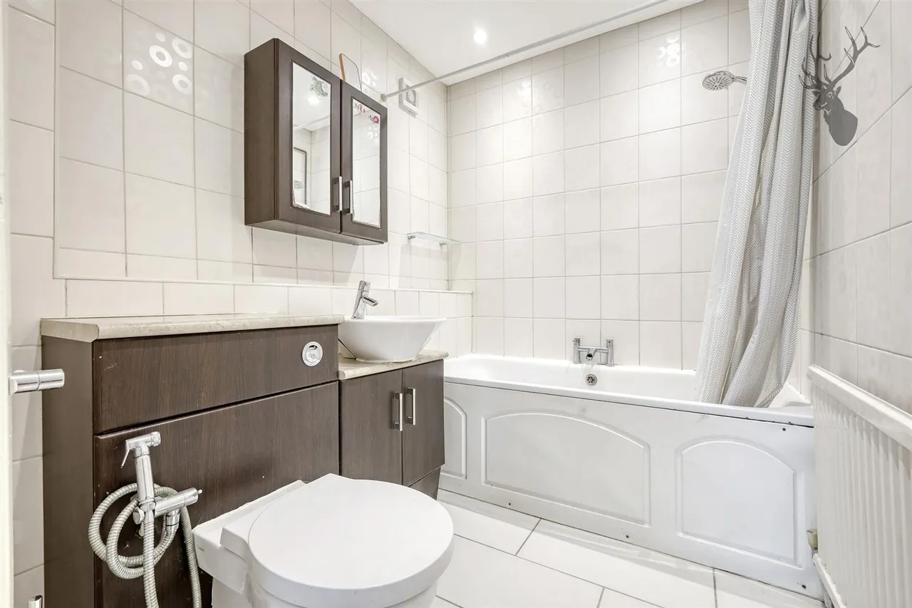 Woodford Green, IG8, photo 20